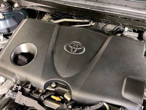 Used 2018 Toyota Camry LE FWD image 31