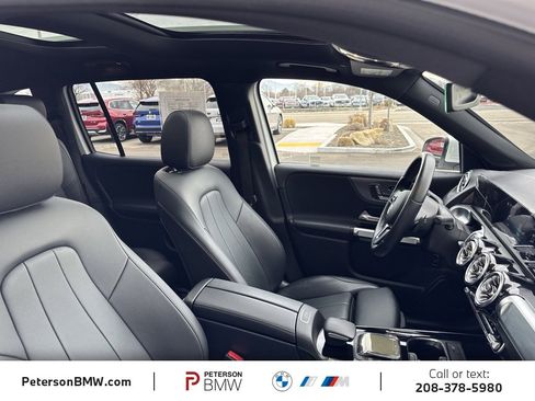 Used 2022 Mercedes-Benz GLB 250 4MATIC image 19