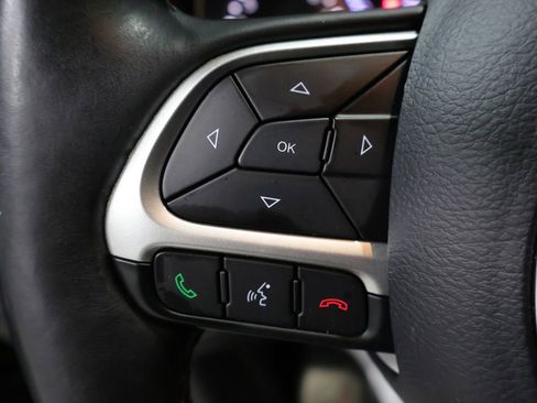 Used 2018 Jeep Compass Latitude w/ Cold Weather Group image 32