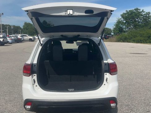 Used 2020 Mitsubishi Outlander LE FWD image 35