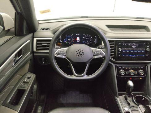 Used 2023 Volkswagen Atlas Cross Sport SE FWD image 22