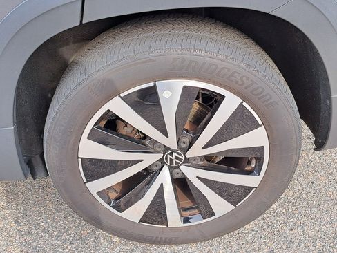 Used 2022 Volkswagen Taos SE image 33