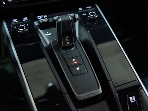 Used 2022 Porsche 911 Turbo image 51