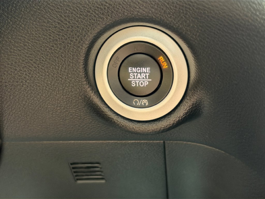 Used 2025 Chrysler Pacifica Select FWD image 23