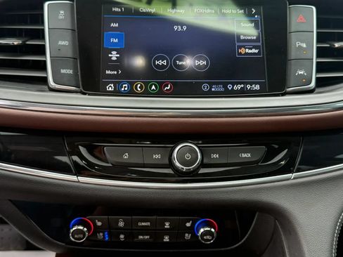 Used 2021 Buick Enclave Avenir w/ Avenir Technology Package AWD/4WD image 17
