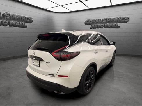 Certified 2024 Nissan Murano SV w/ SV Midnight Edition Package FWD image 5
