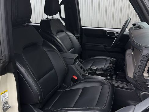 Used 2025 Ford Bronco Outer Banks AWD/4WD image 36