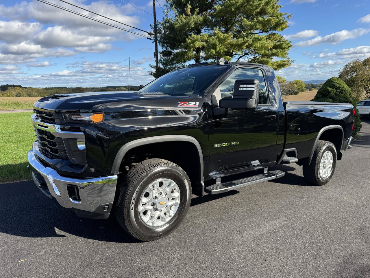 Used 2024 Chevrolet Silverado 3500 LT w/ Convenience Package AWD/4WD image 2
