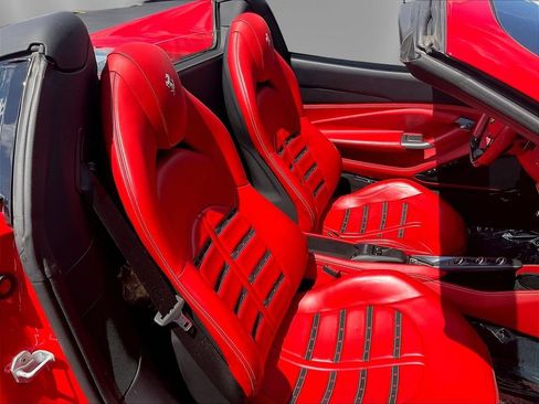 Used 2022 Ferrari F8 Tributo RWD image 24
