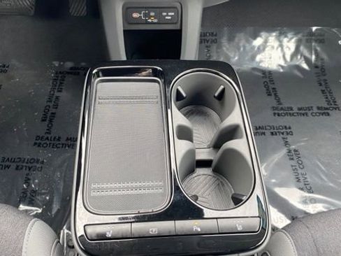 Used 2025 Hyundai Ioniq 5 SE image 36