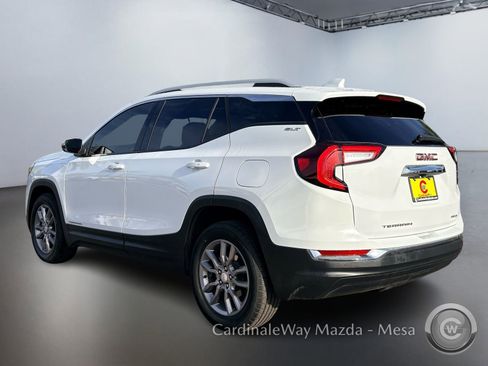 Used 2024 GMC Terrain SLT image 6
