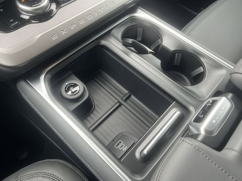 New 2026 Ford Expedition Active image 8