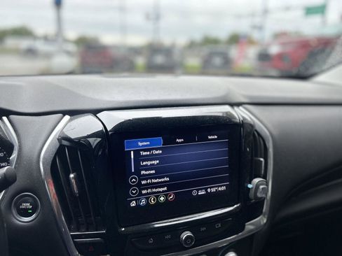 Used 2020 Chevrolet Traverse LT w/ Driver Confidence II Package AWD/4WD image 11