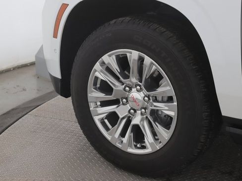 Used 2025 GMC Yukon Denali w/ Sun & Power Step Package image 13