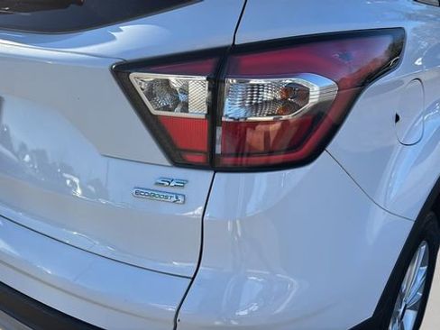 Used 2018 Ford Escape SE image 36