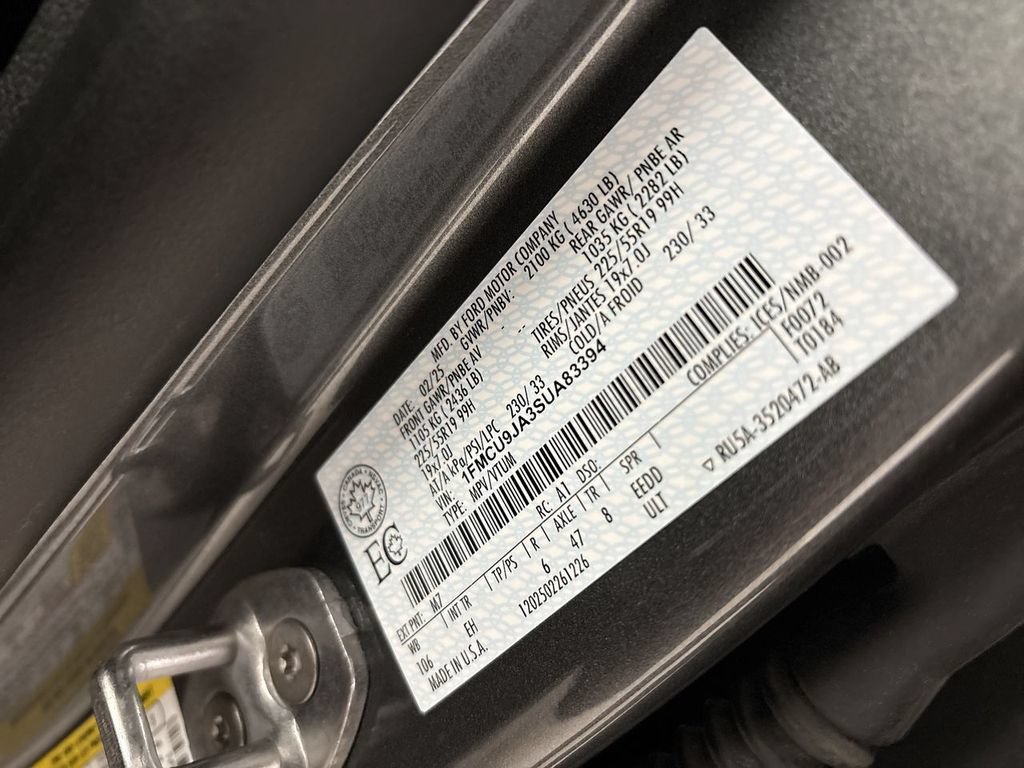 Used 2025 Ford Escape Platinum AWD/4WD image 14