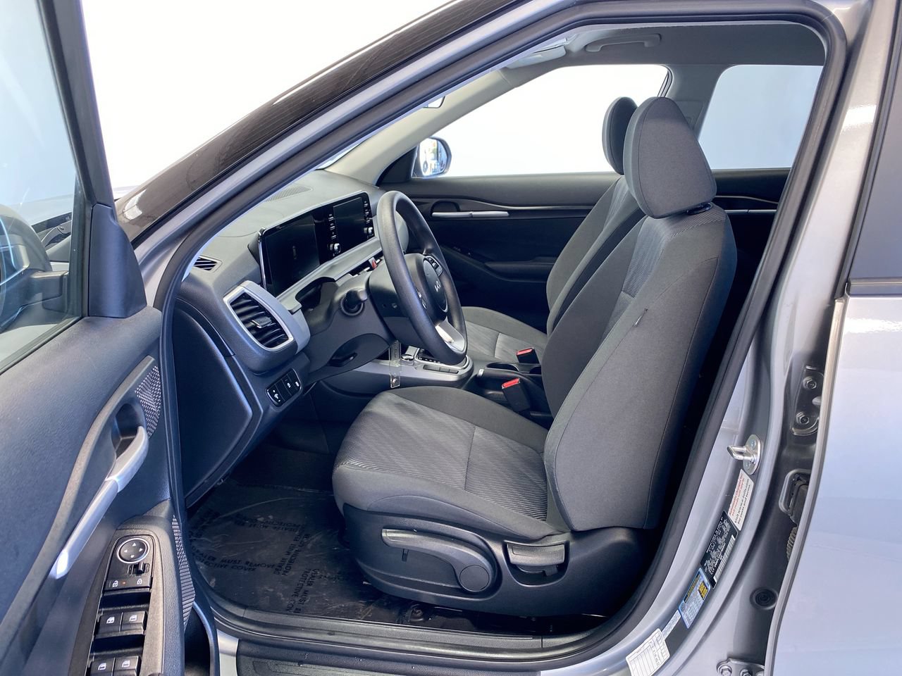 Certified 2026 Kia Seltos LX AWD/4WD image 16
