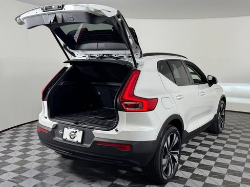 Certified 2023 Volvo XC40 B5 Plus w/ Driver Assist Package AWD/4WD image 9