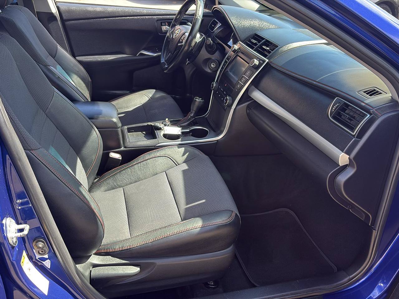 Used 2016 Toyota Camry SE FWD image 15