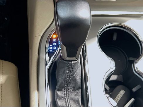 Used 2021 Jeep Grand Cherokee Limited image 13