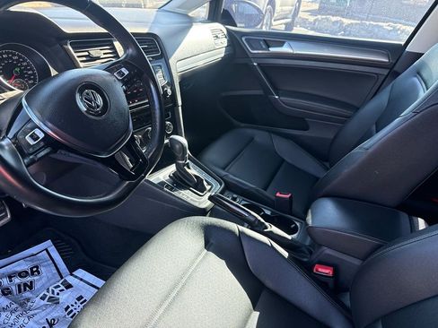 Used 2019 Volkswagen Golf Alltrack S image 16