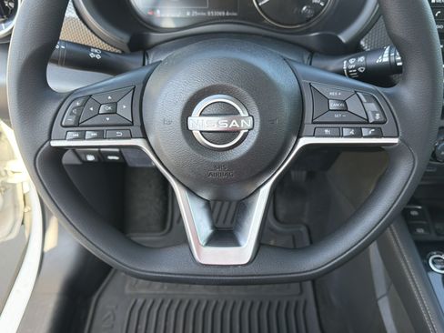 Used 2022 Nissan Kicks SV FWD image 34