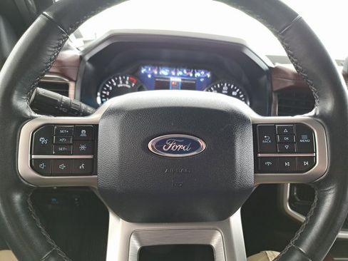 Used 2024 Ford Expedition Limited image 9