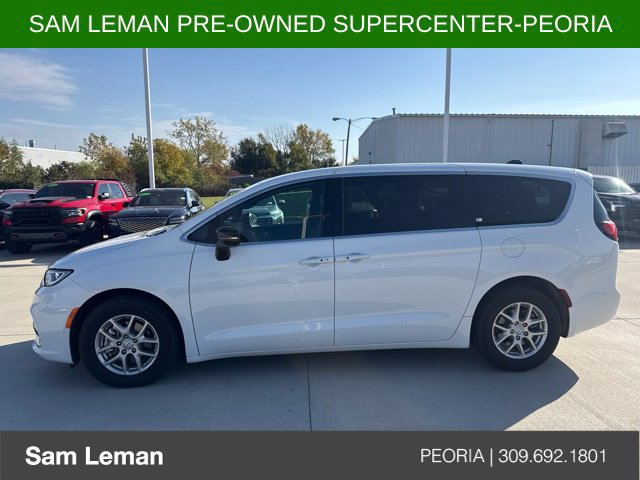Used 2026 Chrysler Pacifica Select FWD image 6