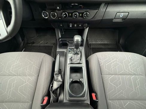 Used 2018 Toyota Tacoma TRD Sport AWD/4WD image 24