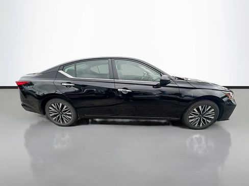Used 2024 Nissan Altima 2.5 SV FWD image 5