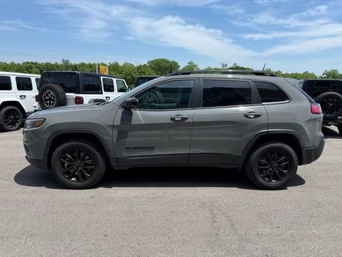 Used 2023 Jeep Cherokee Altitude Lux AWD/4WD image 6