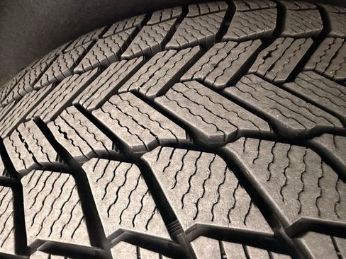 Used 2023 Ford Expedition XLT image 12