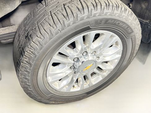 Used 2022 Chevrolet Silverado 2500 High Country w/ Z71 Off-Road Package image 31