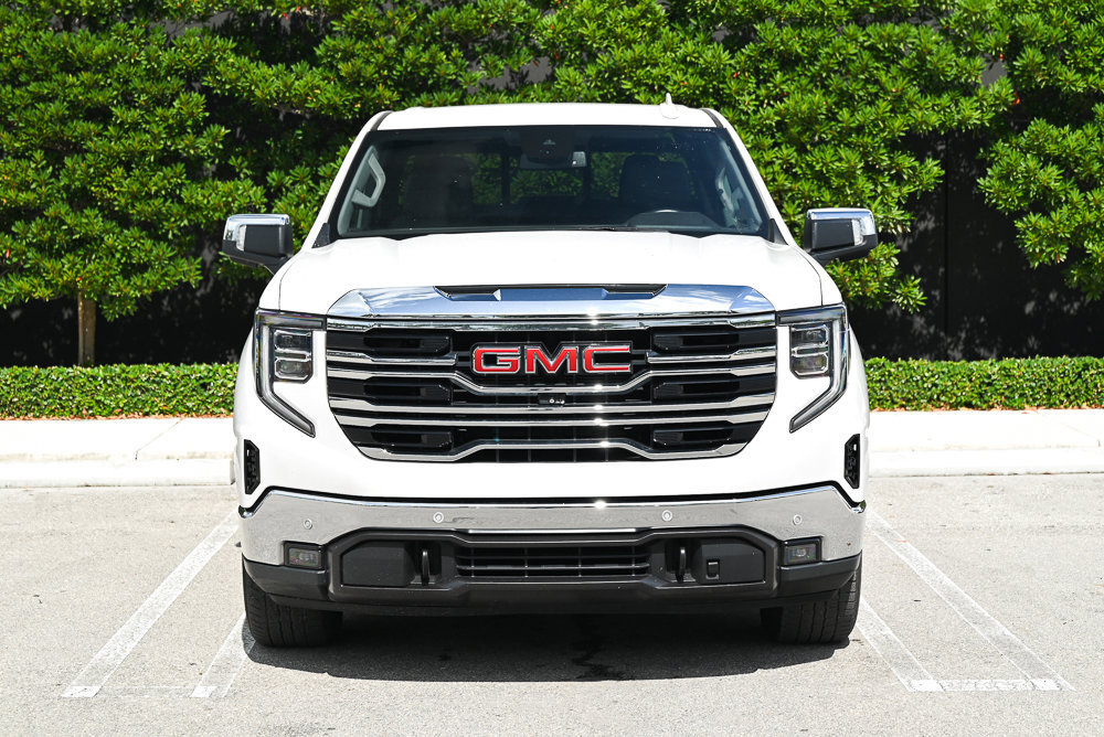 Used 2023 GMC Sierra 1500 SLT w/ SLT Premium Plus Package RWD image 2