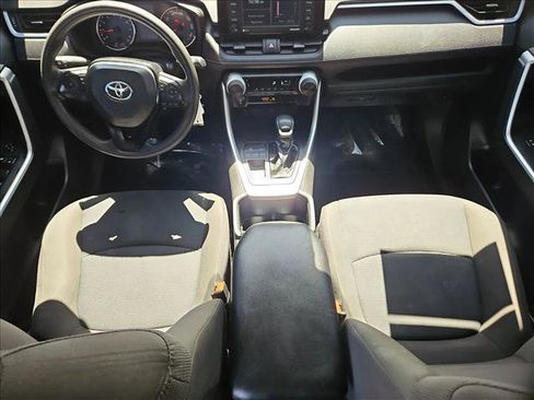 Used 2022 Toyota RAV4 LE FWD image 18