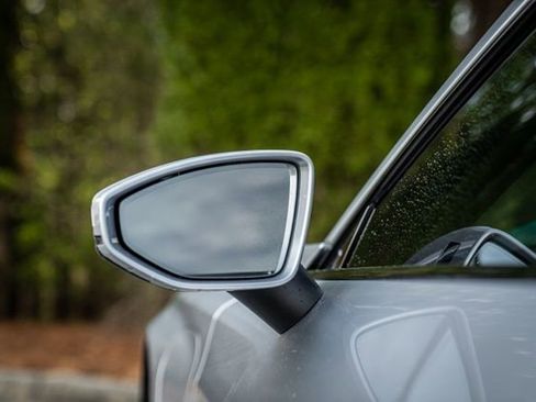 Used 2022 Audi e-tron GT Premium Plus image 24