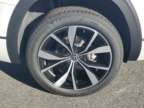 New 2026 Volkswagen Atlas SEL Premium R-Line AWD/4WD image 5
