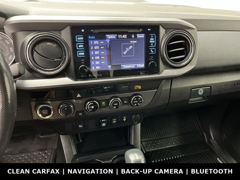 Used 2018 Toyota Tacoma TRD Sport AWD/4WD image 16