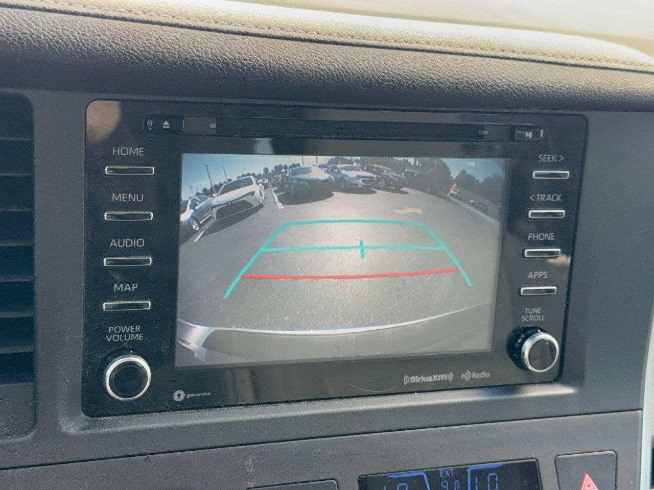 Used 2018 Toyota Sienna XLE w/ XLE Navigation Package FWD image 24
