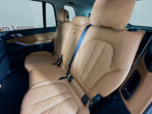 Used 2023 BMW X7 xDrive40i w/ Premium Package image 26