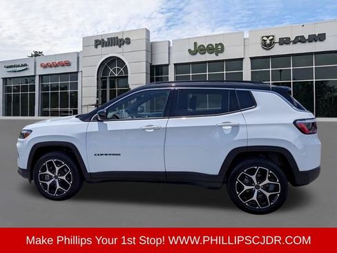 Used 2025 Jeep Compass Limited AWD/4WD image 6