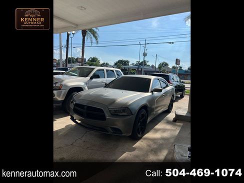 Used 2011 Dodge Charger SE RWD image 1