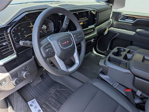 New 2025 GMC Sierra 1500 Elevation image 7