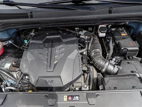 Used 2024 Kia Carnival EX FWD image 34