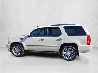 Used 2011 Cadillac Escalade Platinum video 2