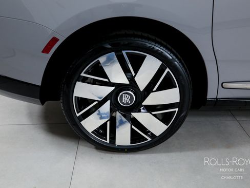 New 2026 Rolls-Royce Cullinan image 39