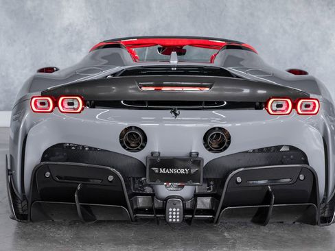 Used 2022 Ferrari SF90 Spider AWD/4WD image 19