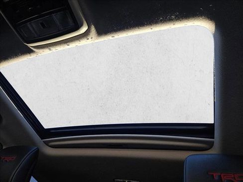 Used 2018 Toyota 4Runner TRD Off-Road Premium image 16