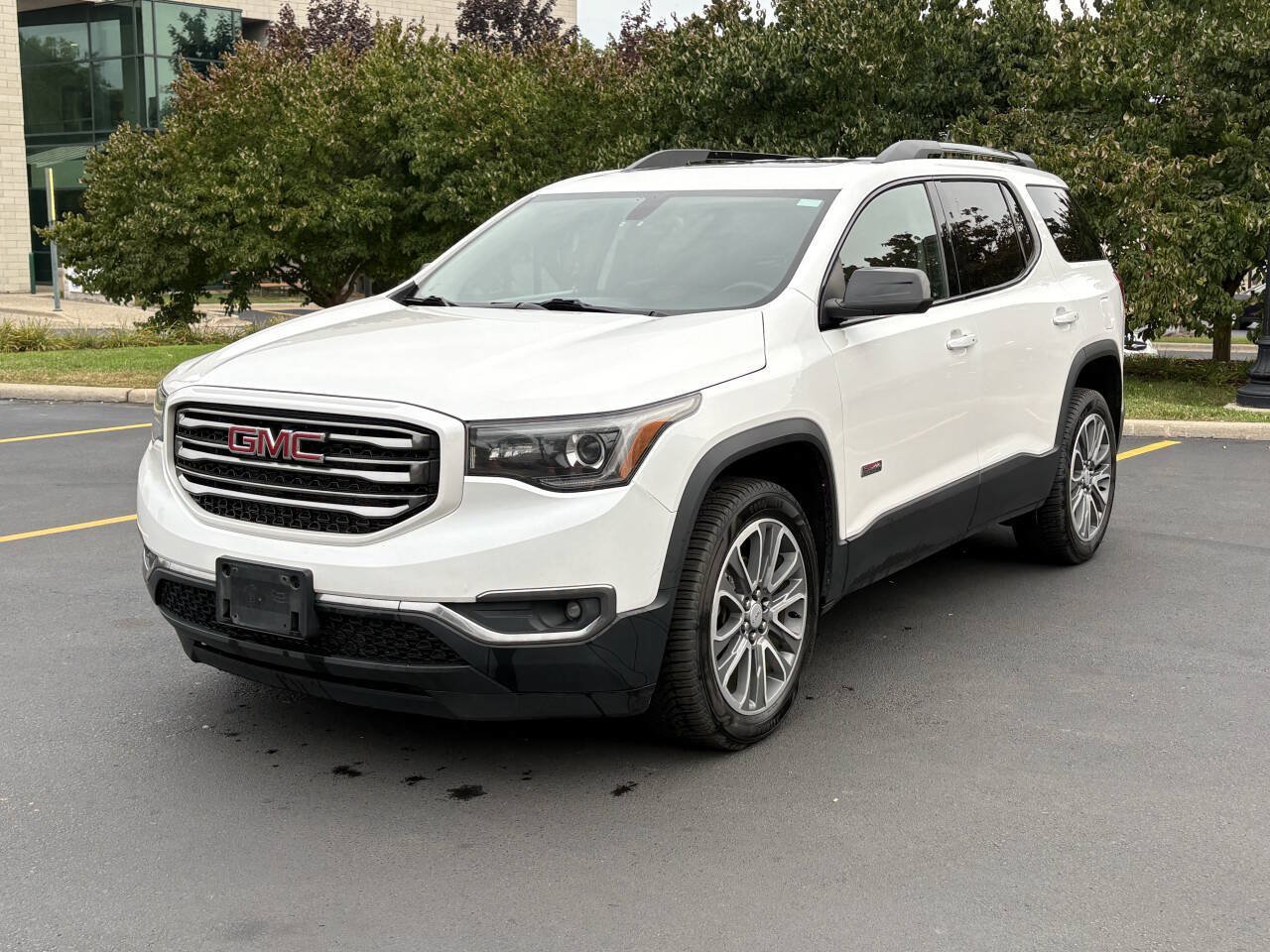Used 2018 GMC Acadia SLT w/ LPO, Floor Liner Package AWD/4WD image 1