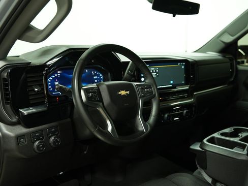 Used 2024 Chevrolet Silverado 1500 LT AWD/4WD image 27